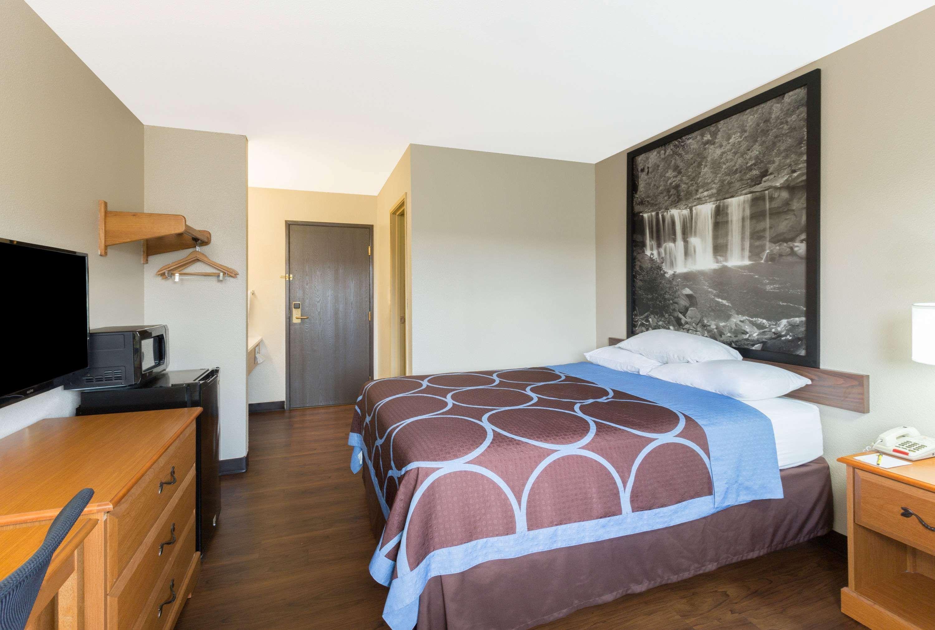 Hotel Super 8 By Wyndham Radcliff Ft. Knox Area Exterior foto