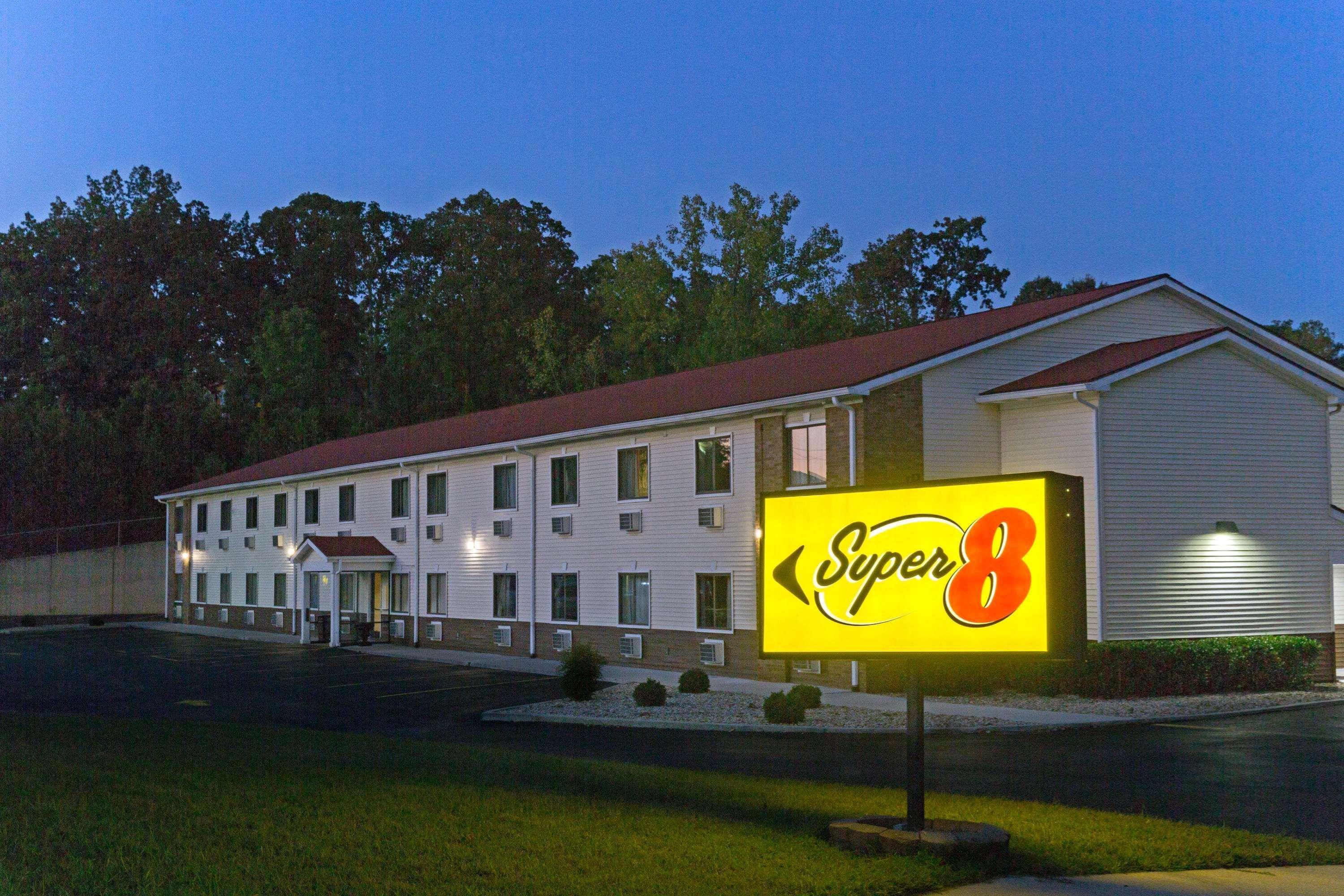 Hotel Super 8 By Wyndham Radcliff Ft. Knox Area Exterior foto