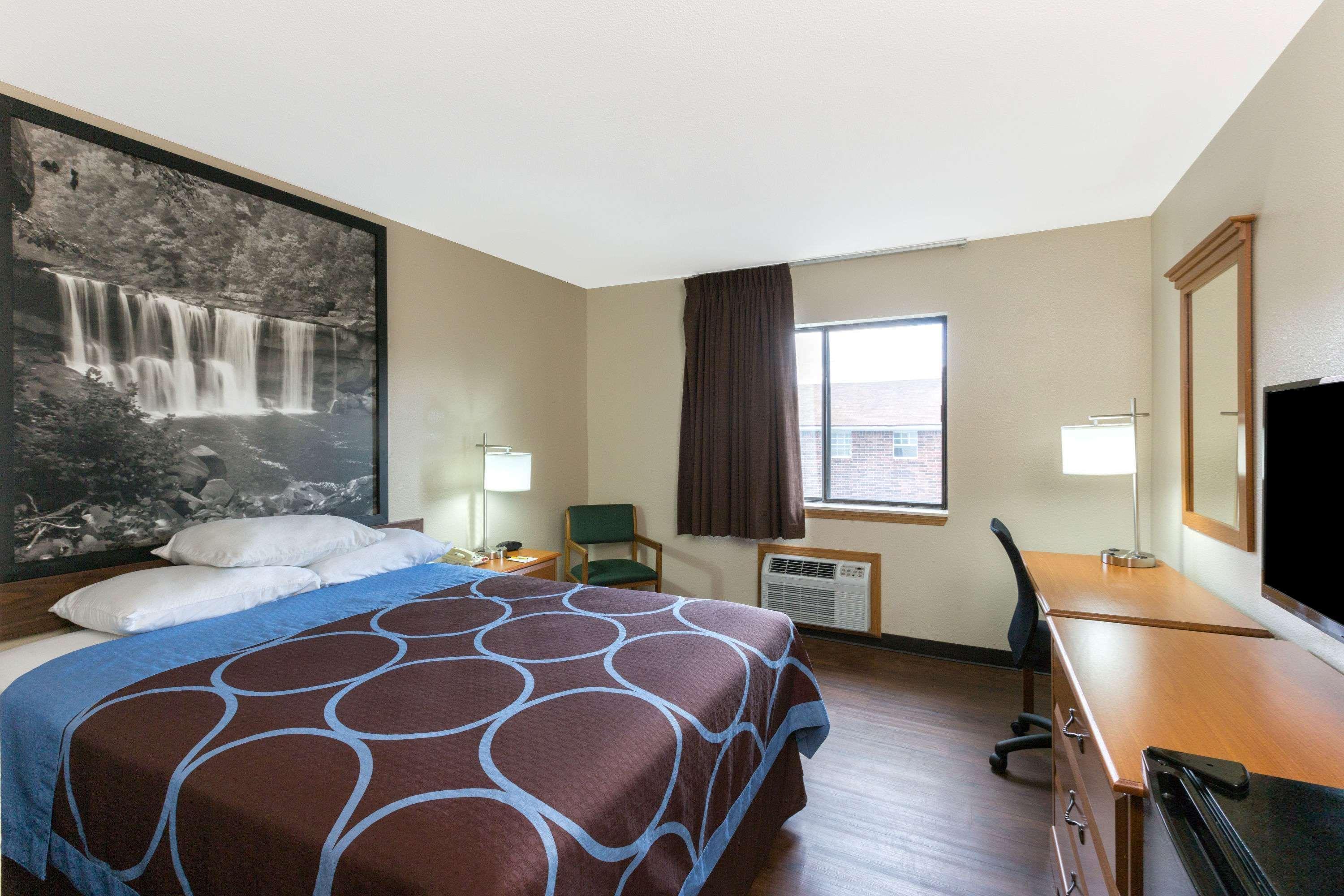 Hotel Super 8 By Wyndham Radcliff Ft. Knox Area Exterior foto